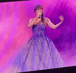 X : Taylor Swift Debuts A New 'Speak Now' Gown At The Eras Tour In Milan